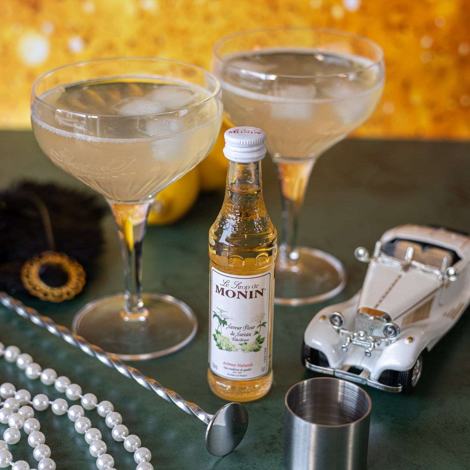 Photo verres à cocktail avec sirop Monin