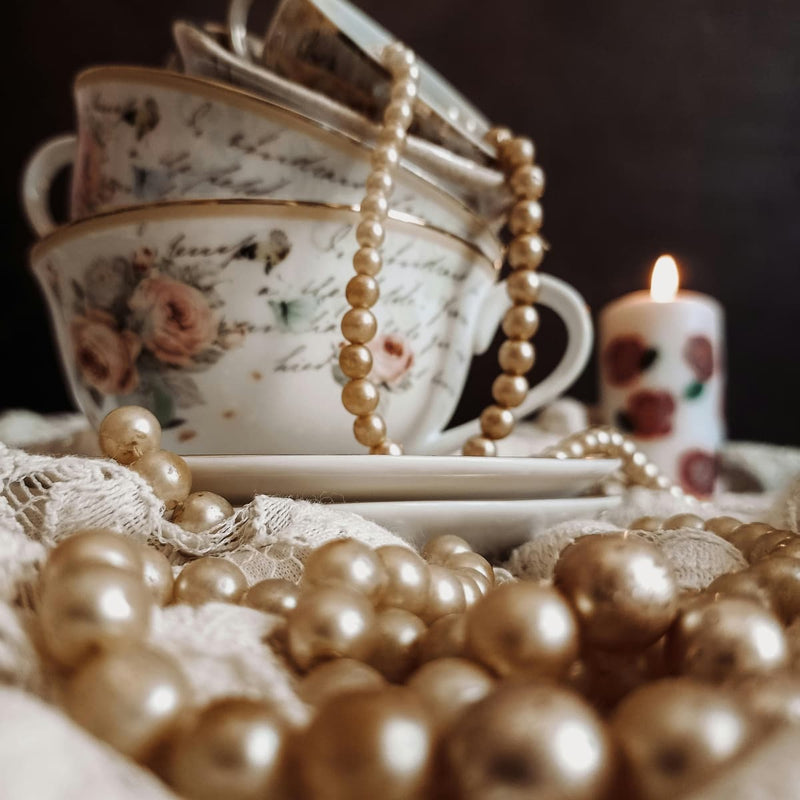 Tasses et perles
