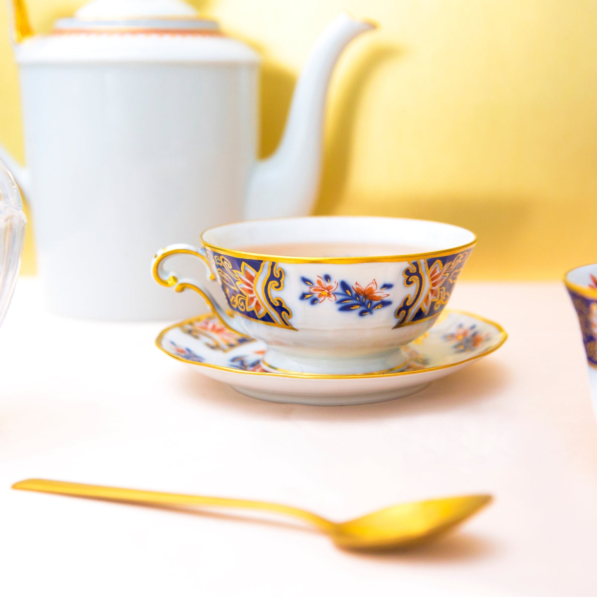 thé dans tasse Russe