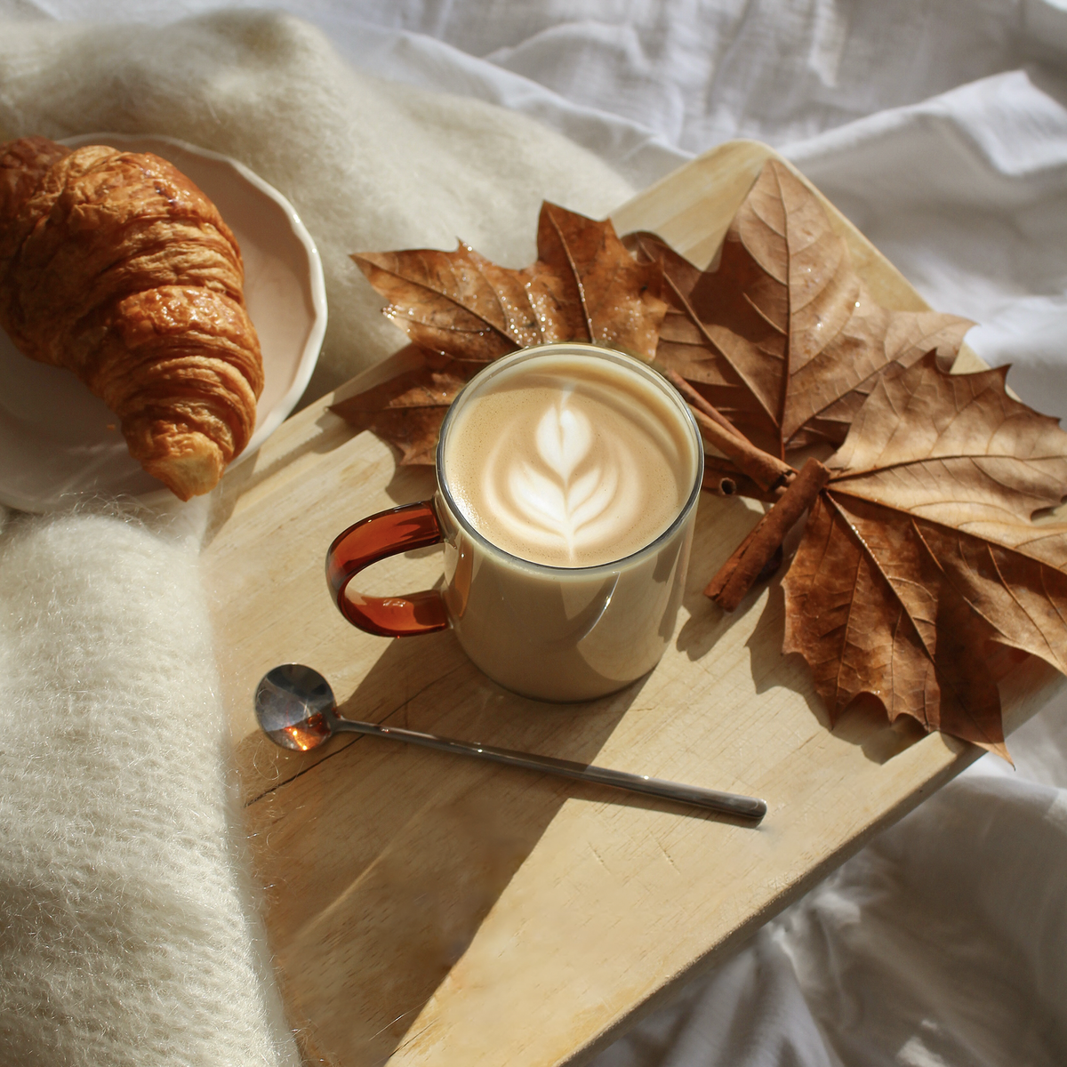 Chaï Latte, latte d’Atelier Marta préparé dans une tasse
